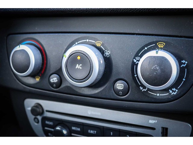 Renault - mégane estate - 1.2 tce expression - 05-zrv-6 - afbeelding 9 van  21