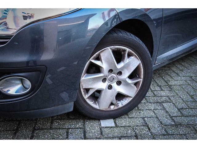 Renault - mégane estate - 1.2 tce expression - 05-zrv-6 - afbeelding 15 van  21