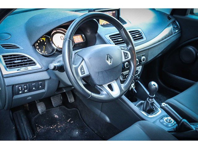 Renault - mégane estate - 1.2 tce expression - 05-zrv-6 - afbeelding 16 van  21