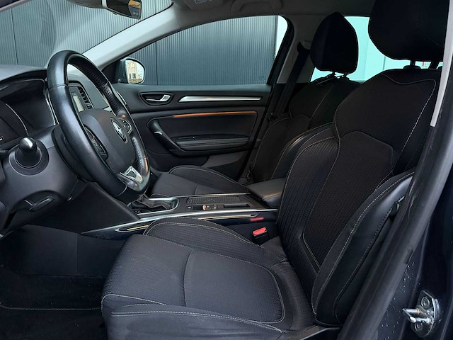 Renault - mégane estate - 1.3 tce gt-line - car - 2019|l-383-kf|iaw - afbeelding 3 van  24