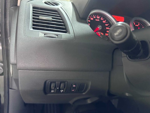 Renault - mégane grand tour - 2.0-16v dynam. comf - 77-sl-kg - afbeelding 2 van  13
