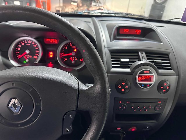 Renault - mégane grand tour - 2.0-16v dynam. comf - 77-sl-kg - afbeelding 12 van  13