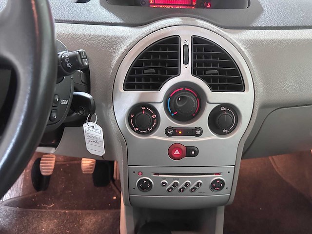 Renault - modus - 1.6-16v priv.luxe - 63-rl-hj - 2005 - afbeelding 2 van  12