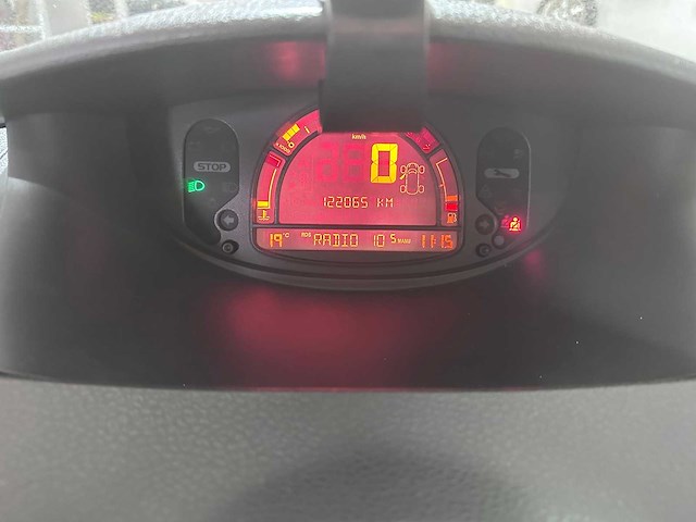 Renault - modus - 1.6-16v priv.luxe - 63-rl-hj - 2005 - afbeelding 12 van  12