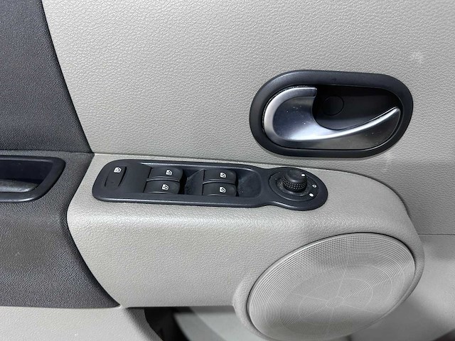 Renault - modus - 1.6-16v priv.luxe - 63-rl-hj - 2005 - afbeelding 2 van  20