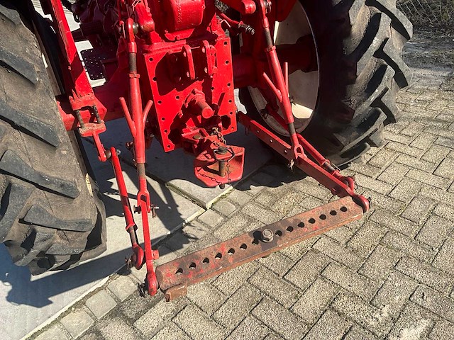 Renault - r7054 vintage 2wd - oldtimer tractor - 1962 - afbeelding 10 van  42