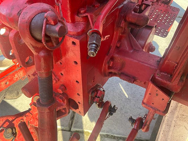 Renault - r7054 vintage 2wd - oldtimer tractor - 1962 - afbeelding 11 van  42