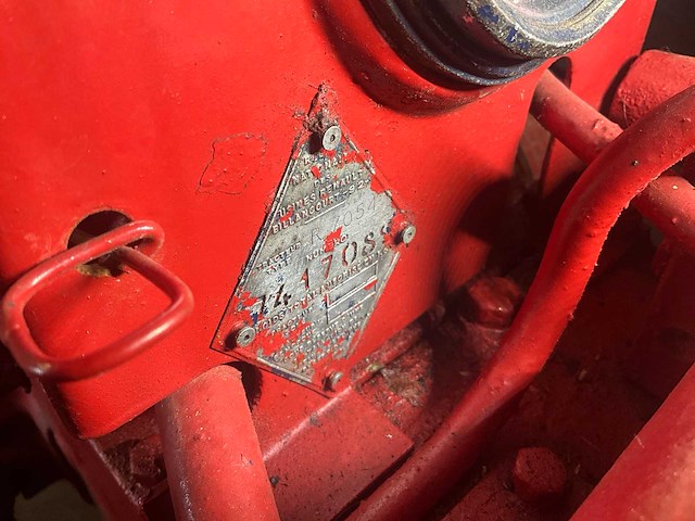 Renault - r7054 vintage 2wd - oldtimer tractor - 1962 - afbeelding 37 van  42