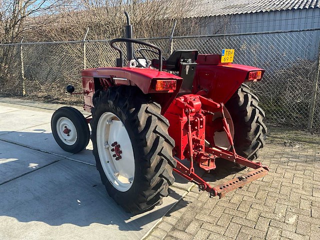 Renault - r7054 vintage 2wd - oldtimer tractor - 1962 - afbeelding 3 van  42
