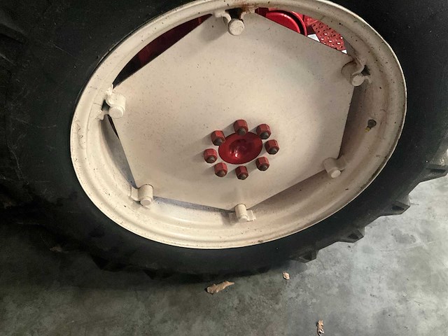 Renault - r7054 vintage 2wd - oldtimer tractor - 1962 - afbeelding 1 van  12