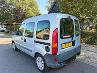 Renault - rolstoelauto - kangoo - 1.4 expression - 2001 - 05-gr-sj - afbeelding 9 van  11