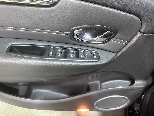 Renault - scénic - 1.2 tce bose - car - 2013 - afbeelding 2 van  7