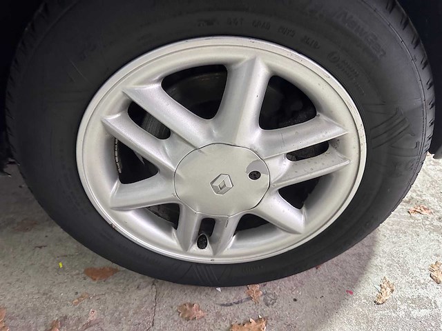 Renault - scénic - 1.6-16v authentique 127dkm- 22-jg-ln - afbeelding 10 van  19