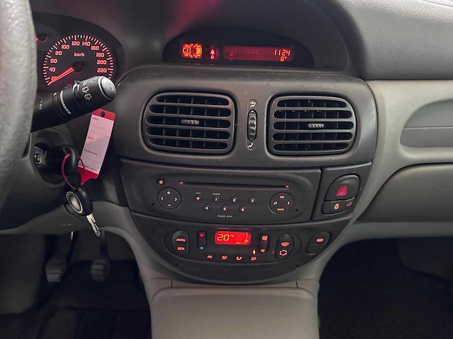 Renault - scénic - 1.6-16v authentique 127dkm- 22-jg-ln - afbeelding 6 van  19