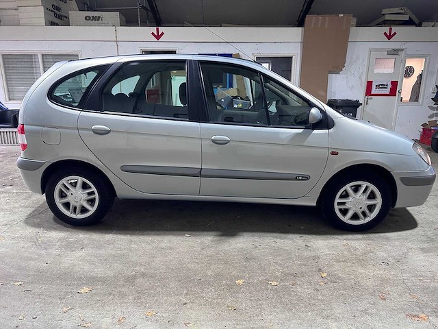 Renault - scénic - 1.6-16v authentique 127dkm- 22-jg-ln - afbeelding 16 van  19
