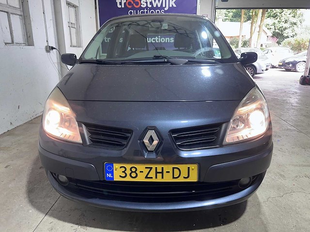 Renault - scénic - 1.6-16v business l. - 38-zh-dj - afbeelding 17 van  19