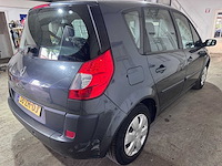 Renault - scénic - 1.6-16v business l. - 38-zh-dj - afbeelding 15 van  19