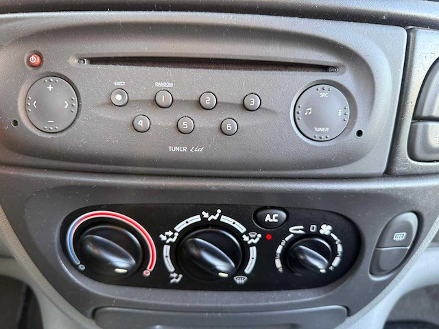 Renault - scénic - 1.6-16v expression - automaat - 2002 - 87-jr-pb - afbeelding 2 van  7