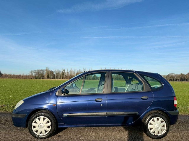 Renault - scénic - 1.6-16v expression - automaat - 2002 - 87-jr-pb - afbeelding 4 van  10