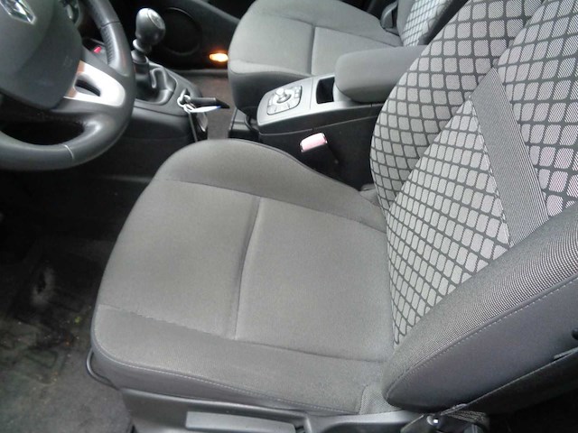 Renault - scénic - 1.6 celsium - car - 2010 - afbeelding 3 van  5