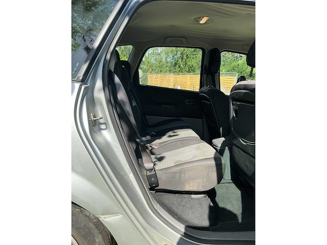 Renault - scénic - 2.0-16v dynam.comf. - 58-rs-gn - afbeelding 7 van  12