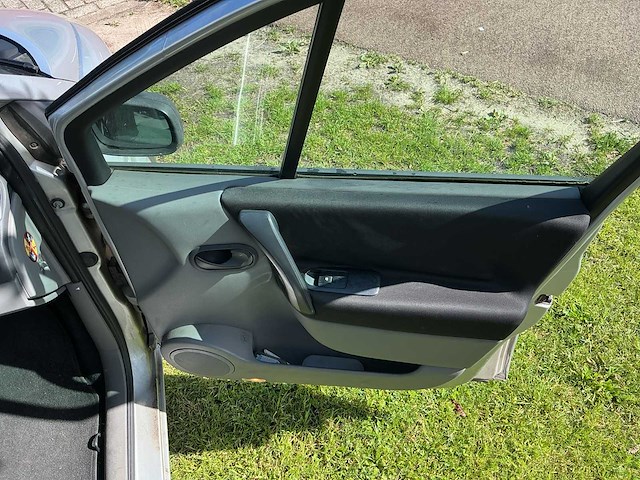 Renault - scénic - 2.0-16v dynam.comf. - 58-rs-gn - afbeelding 3 van  12