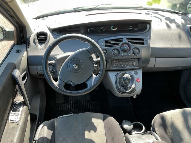 Renault - scénic - 2.0-16v dynam.comf. - 58-rs-gn - afbeelding 4 van  12