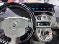 Renault - scénic - 2.0-16v dynam.luxe - 66-pv-bz - afbeelding 19 van  19