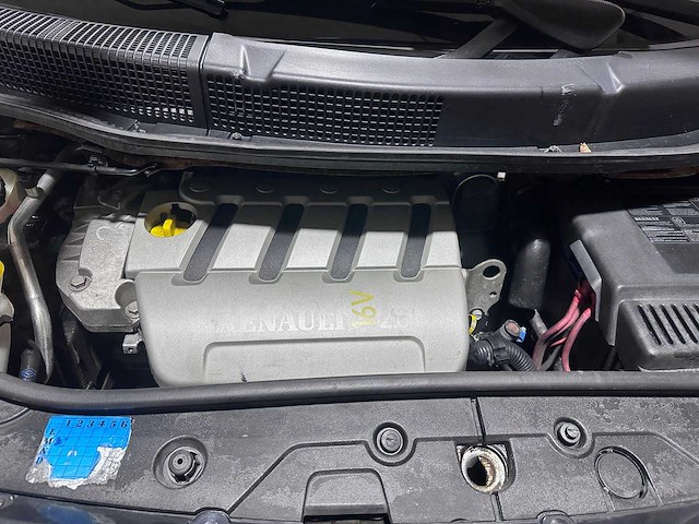 Renault - scénic - 2.0-16v dynam.luxe - 66-pv-bz - afbeelding 10 van  19