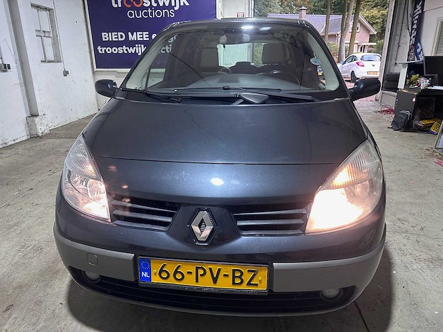 Renault - scénic - 2.0-16v dynam.luxe - 66-pv-bz - afbeelding 16 van  19