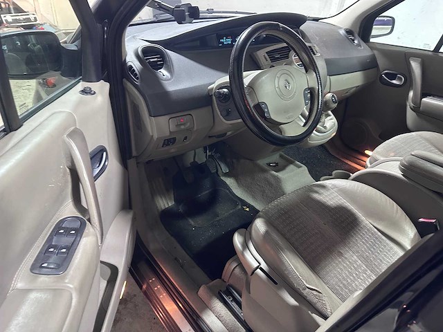 Renault - scénic - 2.0-16v dynam.luxe - 66-pv-bz - afbeelding 17 van  19