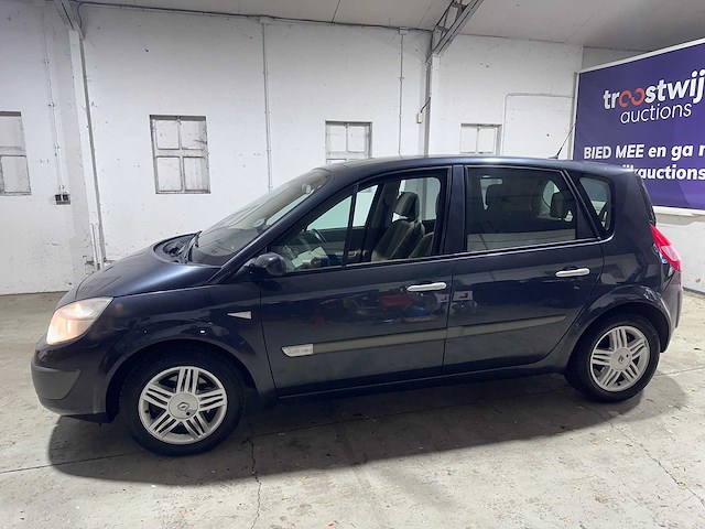 Renault - scénic - 2.0-16v dynam.luxe - 66-pv-bz - afbeelding 9 van  16