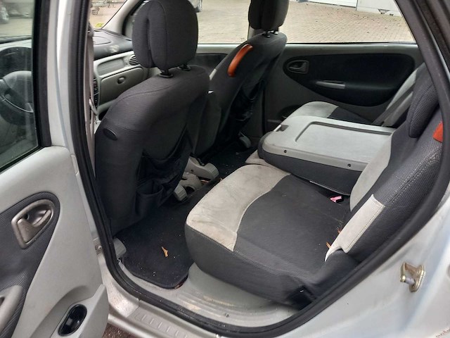 Renault - scénic - 2.0-16v expr. sport - personenauto - afbeelding 2 van  14