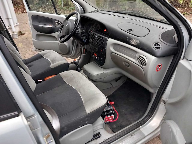 Renault - scénic - 2.0-16v expr. sport - personenauto - afbeelding 4 van  14