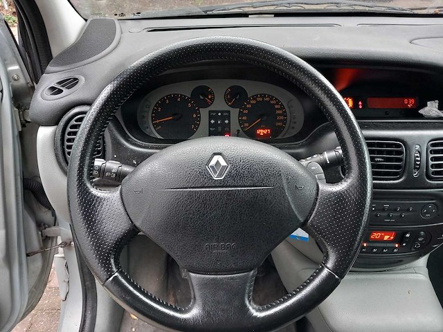 Renault - scénic - 2.0-16v expr. sport - personenauto - afbeelding 12 van  14