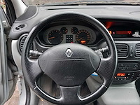 Renault - scénic - 2.0-16v expr. sport - personenauto - afbeelding 12 van  14