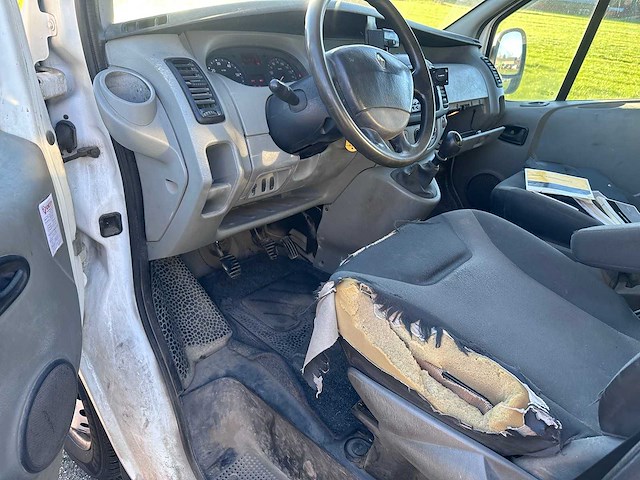 Renault - trafic - 2.5 dci t29 l1h1 - 3-vdh-94 - afbeelding 13 van  14