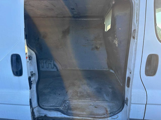 Renault - trafic - 2.5 dci t29 l1h1 - 3-vdh-94 - afbeelding 4 van  14