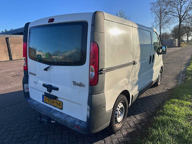 Renault - trafic - 2.5 dci t29 l1h1 - 3-vdh-94 - afbeelding 7 van  11