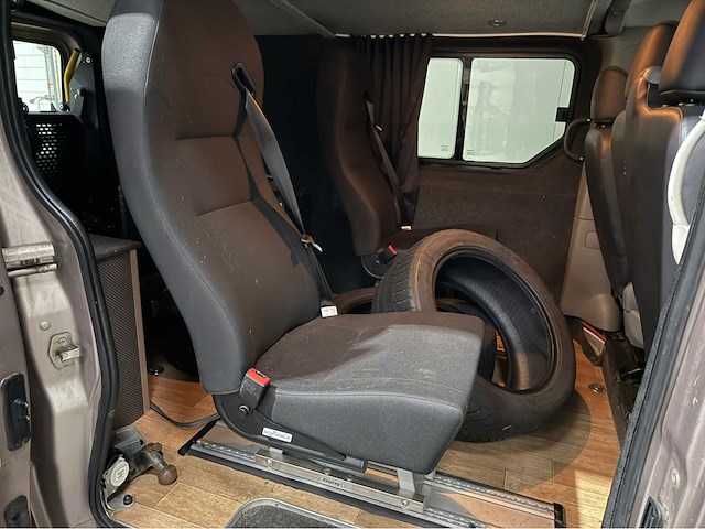 Renault - trafic - rolstoel bus - bedrijfswagen - 2010 - afbeelding 2 van  4