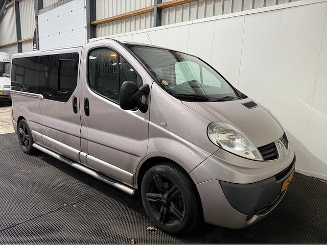 Renault - trafic - rolstoel bus - bedrijfswagen - 2010 - afbeelding 3 van  4