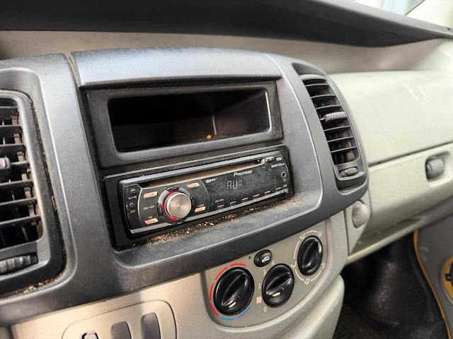 Renault - trafic 1.9 dci l1h1 s.sp. - personenauto - 2003 - afbeelding 4 van  27