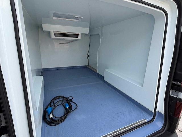 Renault - trafic l2h1 2.0 koel-vrieswagen thermoking nachtkoeling - bedrijfswagen - afbeelding 13 van  24