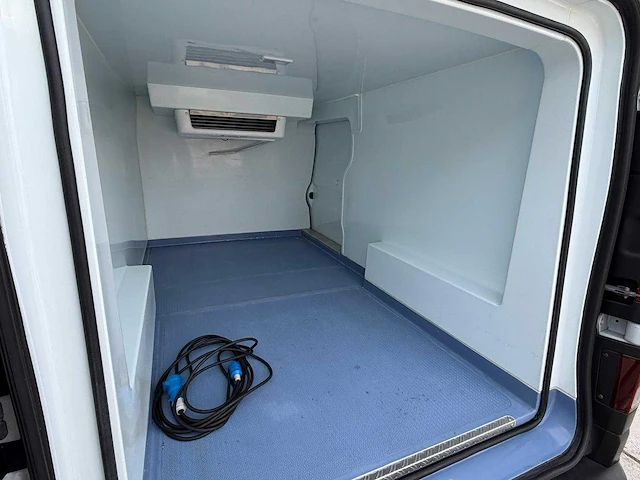 Renault - trafic l2h1 2.0 koel-vrieswagen thermoking nachtkoeling - bedrijfswagen - afbeelding 13 van  24