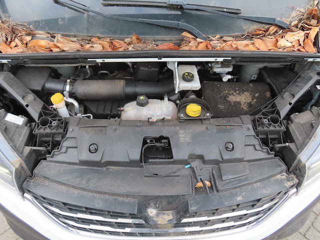 Renault - trafic passenger - 2.0 dci 120 gr. zen - personenauto - afbeelding 17 van  24