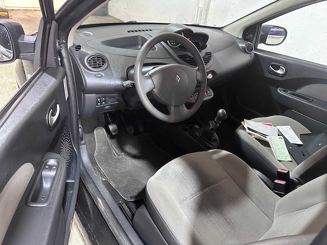 Renault - twingo - 1.2-16v authentique - 67-lzj-6- 2010 - afbeelding 14 van  16