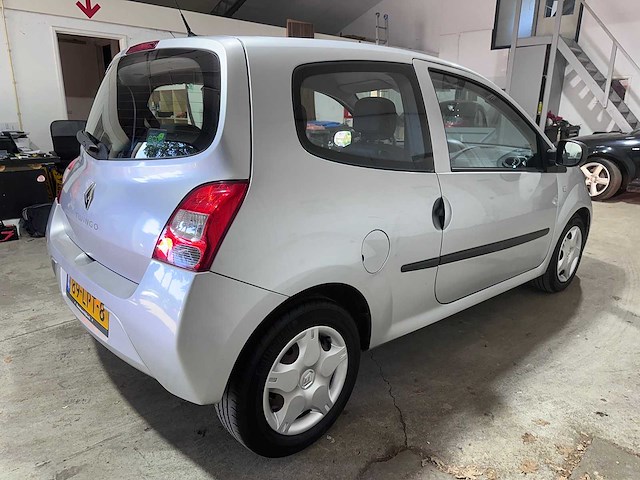Renault - twingo - 1.2-16v authentique - 89-lpt-8- 2010 - afbeelding 2 van  4