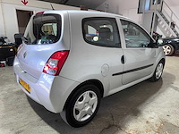 Renault - twingo - 1.2-16v authentique - 89-lpt-8- 2010 - afbeelding 2 van  4