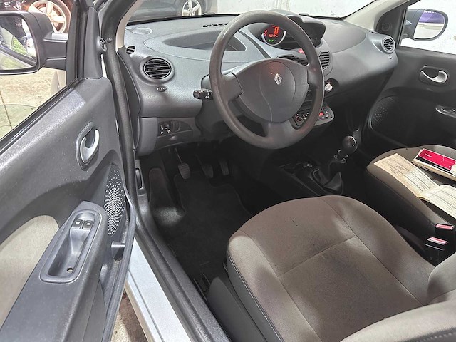 Renault - twingo - 1.2-16v authentique - 89-lpt-8- 2010 - afbeelding 4 van  4