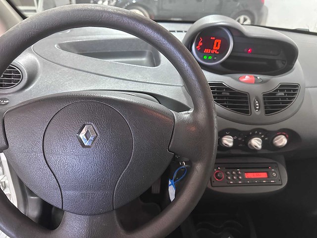 Renault - twingo - 1.2-16v authentique - 89-lpt-8- 2010 - afbeelding 3 van  3